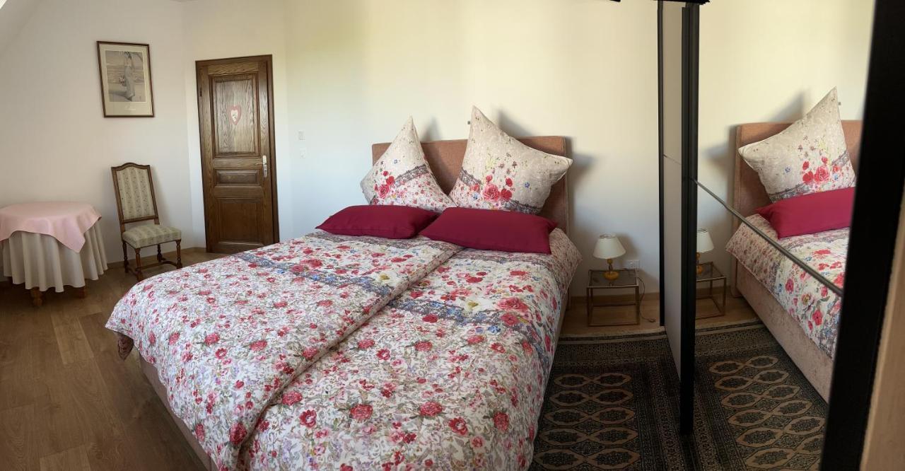 Au Parfum Des Roses Apartman Gunstett Kültér fotó